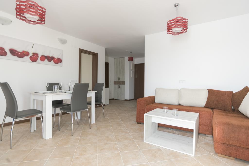 לוזנטס Oasis Resort & Spa Cozy Apartments מראה חיצוני תמונה