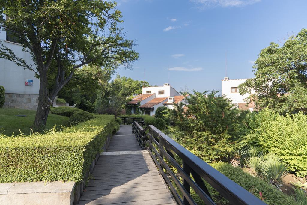 לוזנטס Oasis Resort & Spa Cozy Apartments מראה חיצוני תמונה